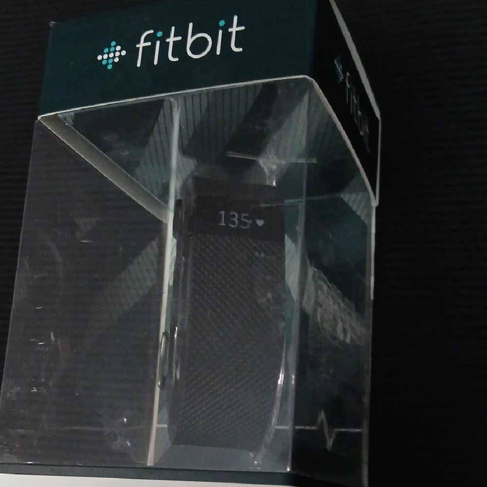 Fitbit Charge HR Smartwatch in Black